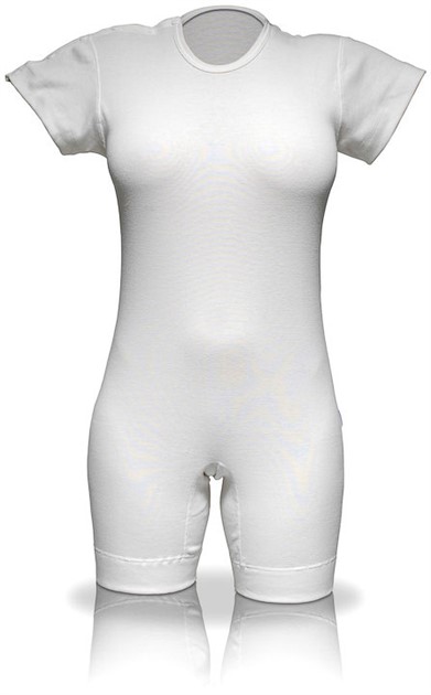 Nattdräkt Sanicare m korta ben knäppning höger axel St M